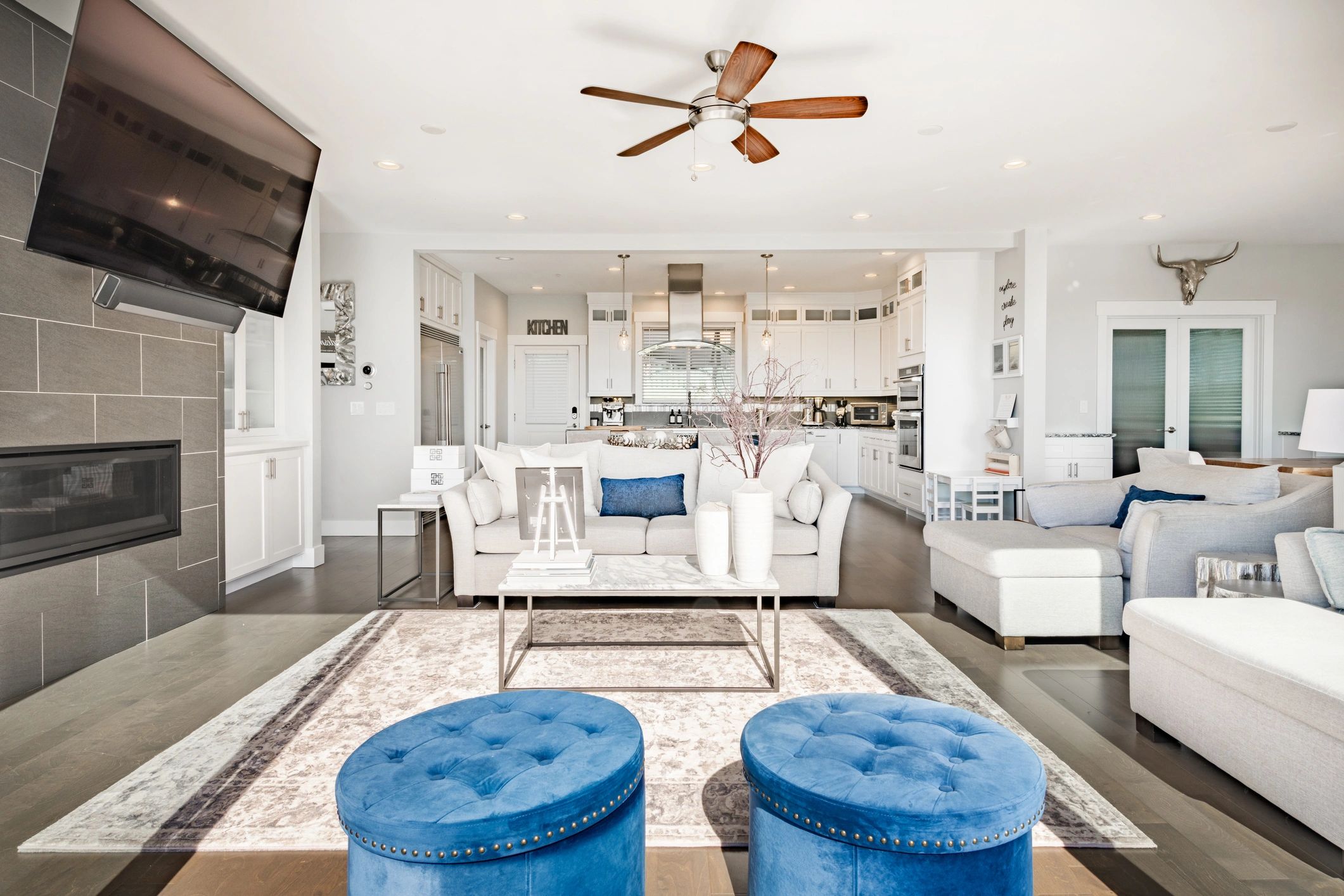 Designer fan in a virtual contemporary bedroom